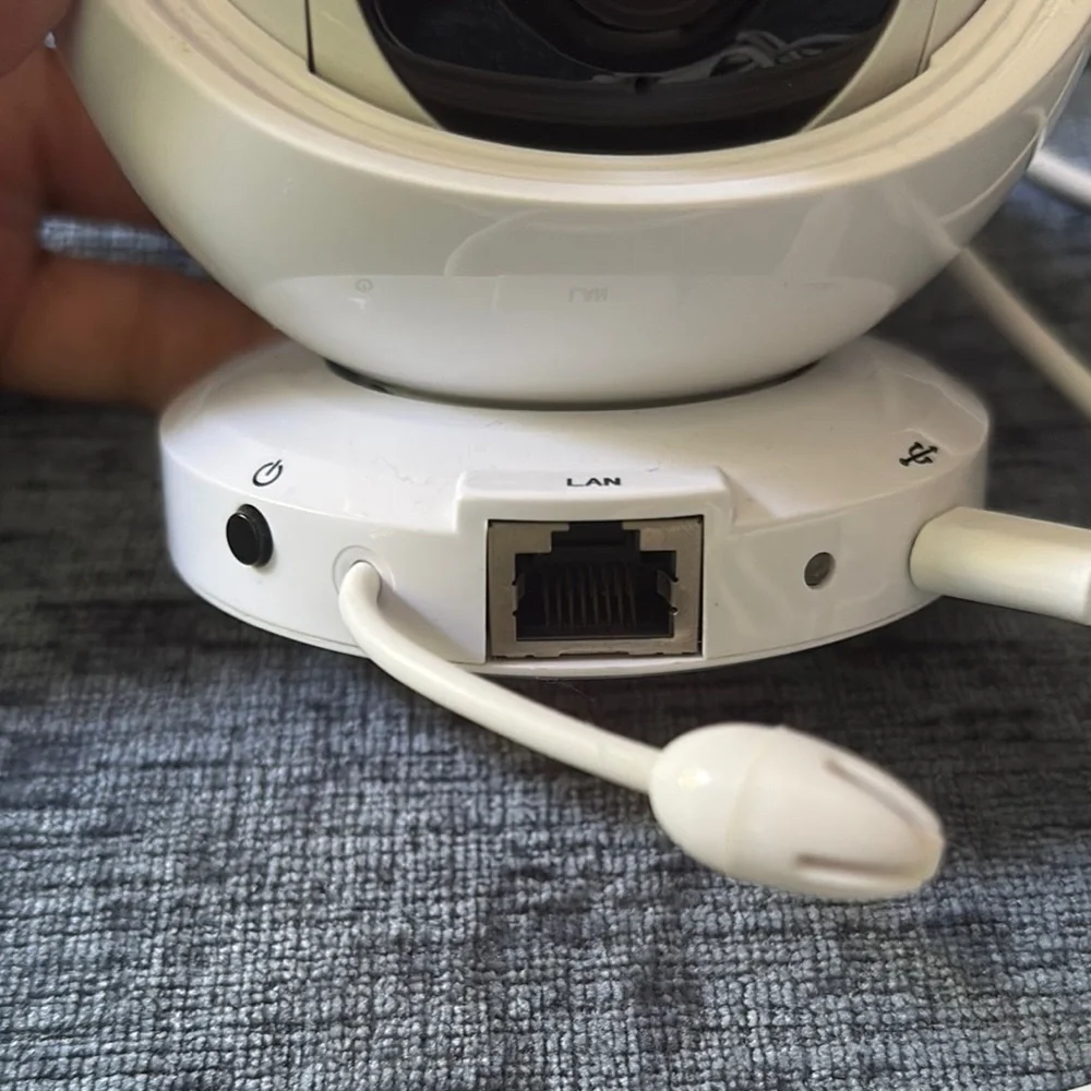 Invidyo White Security Camera with Charger for Baby’s room. (Used)